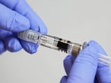 US medical groups issue vaccine guidance, urge jabs for flu, COVID and RSV