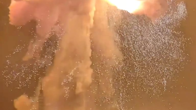 Blue Origin Explosion Threatens New Glenn Timeline; SpaceX Operations Unaffected